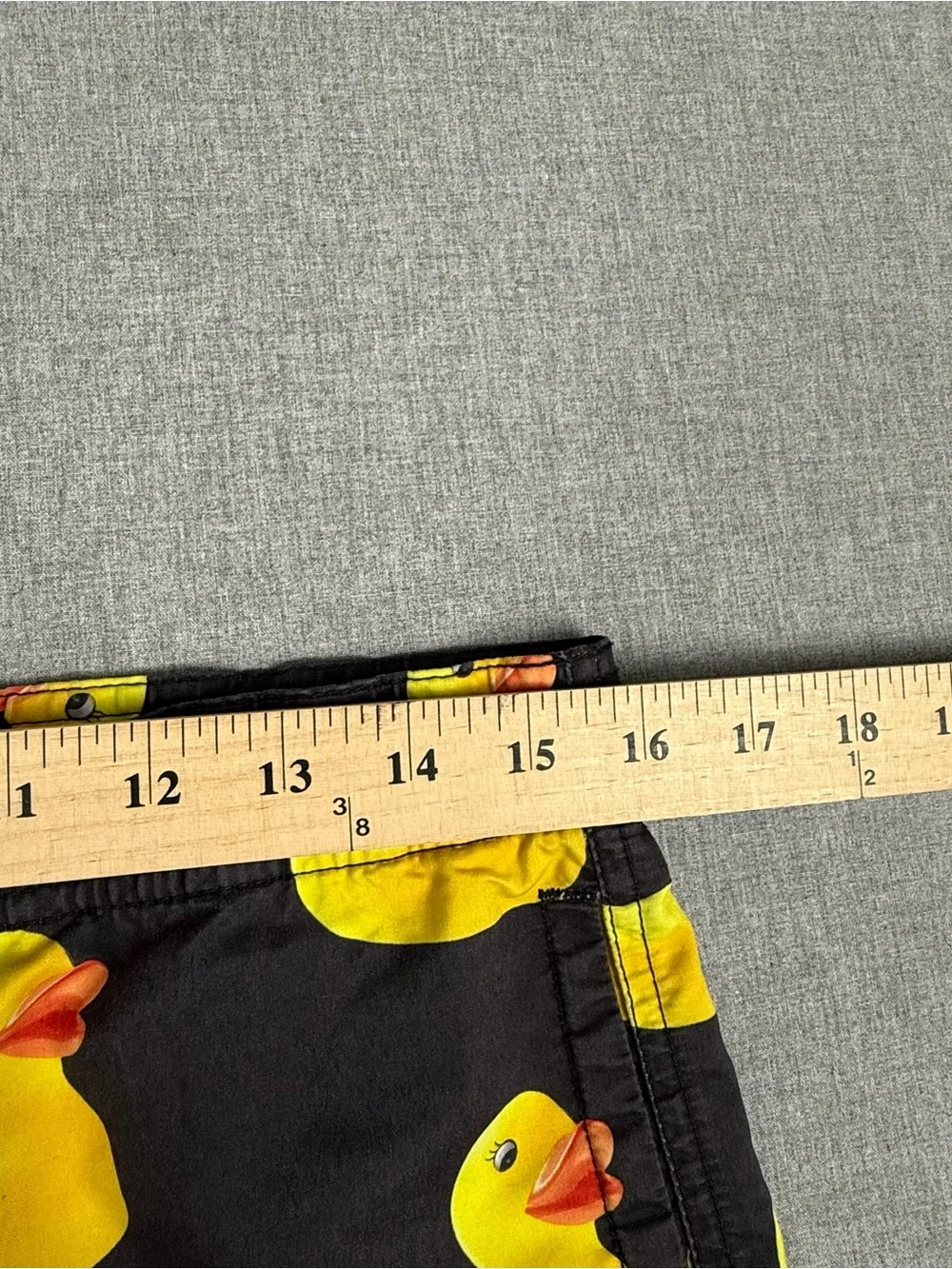Neff Rubber Ducky Board Shorts Men's Small Black Yellow Swim Trunks